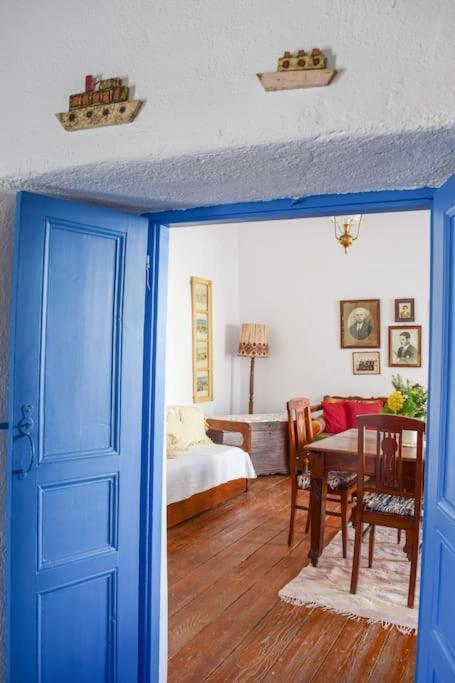 Το Πάνω Σπίτι Της Μαριάνθης Villa Márpissa Exterior foto